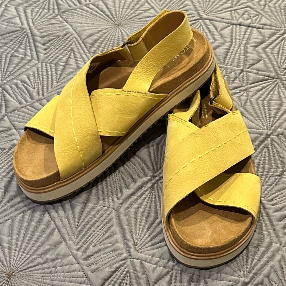 Tom’s of Maine Platform Sandals